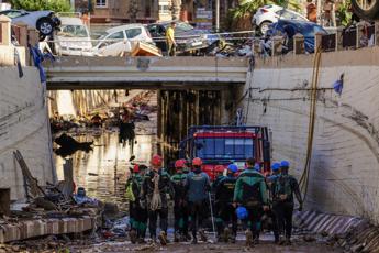 Alluvione in Spagna, anziana salvata dopo tre giorni in auto – Video