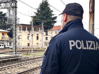 Bologna, ragazzino aggredisce capotreno e gli fa saltare due denti