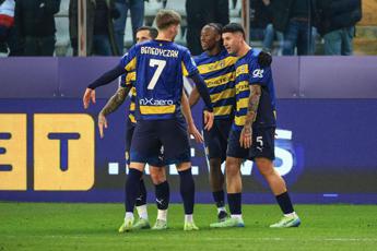 Parma Monza 2 1: Valenti salva Pecchia in extremis